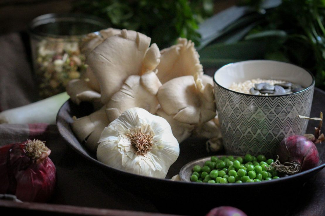 Austernpilz-Sprossen-Geschnetzeltes mit Erbsen & Naturreis • veggies ... Austernpilz-Sprossen-Geschnetzeltes mit Erbsen & Naturreis • veggies ...