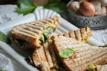 Veganes Spinat-Champignon-Sandwich