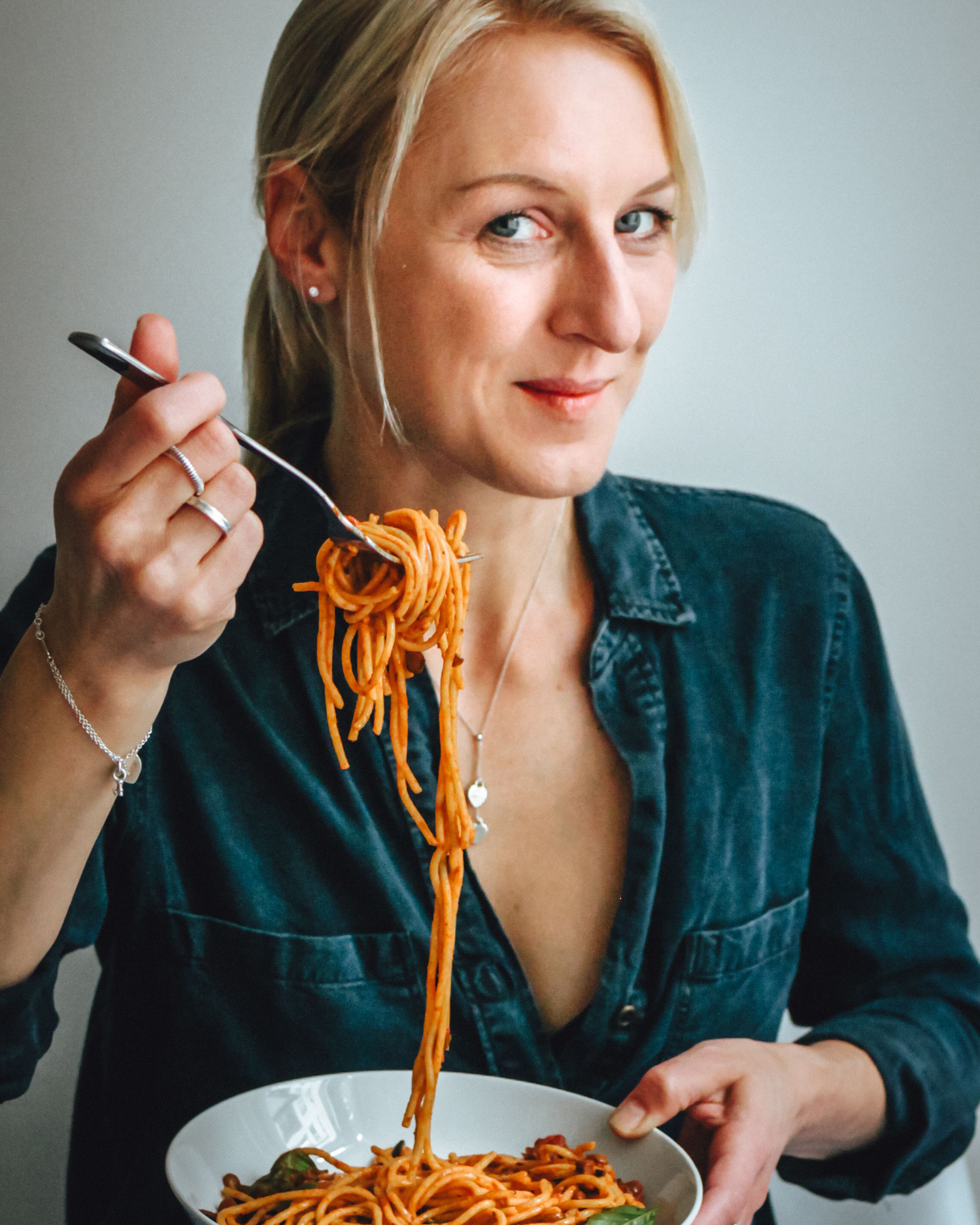 Lea Green - vegane Chefköchin, Kochbuchautorin und Foodbloggerin