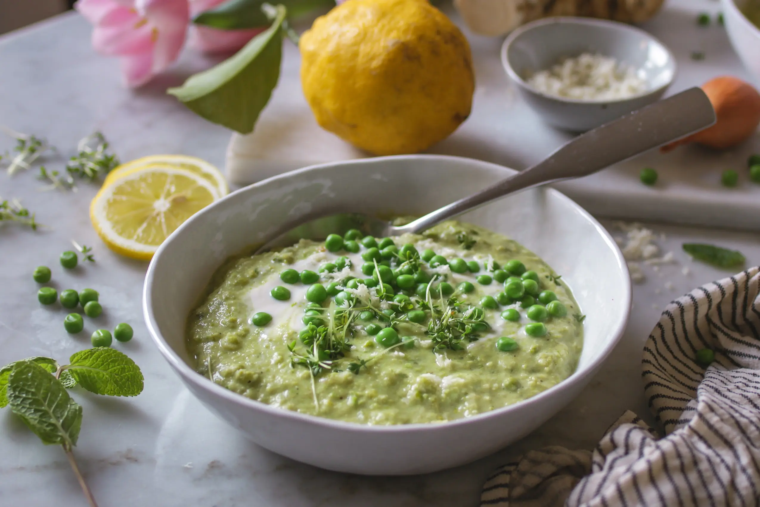 zept für vegane Erbsensuppe mit Kokosmilch und Meerrettich