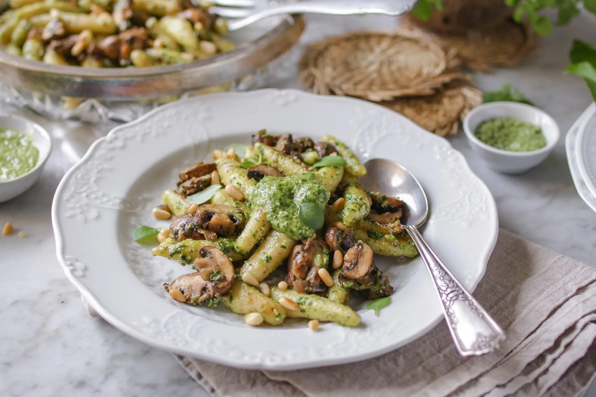 Vegane Schupfnudeln mit Bärlauch und Champignons
