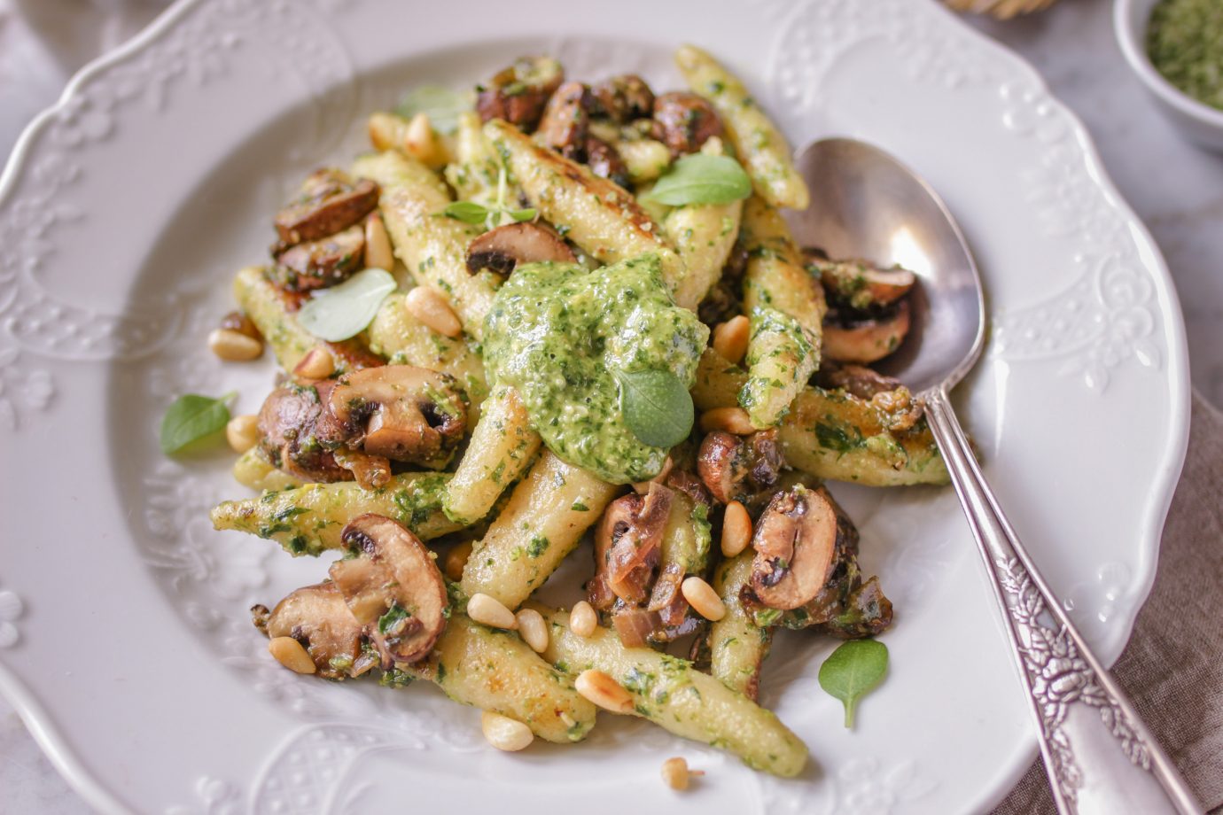 Schupfnudeln mit Bärlauch &amp; Champignons • veggies | vegan