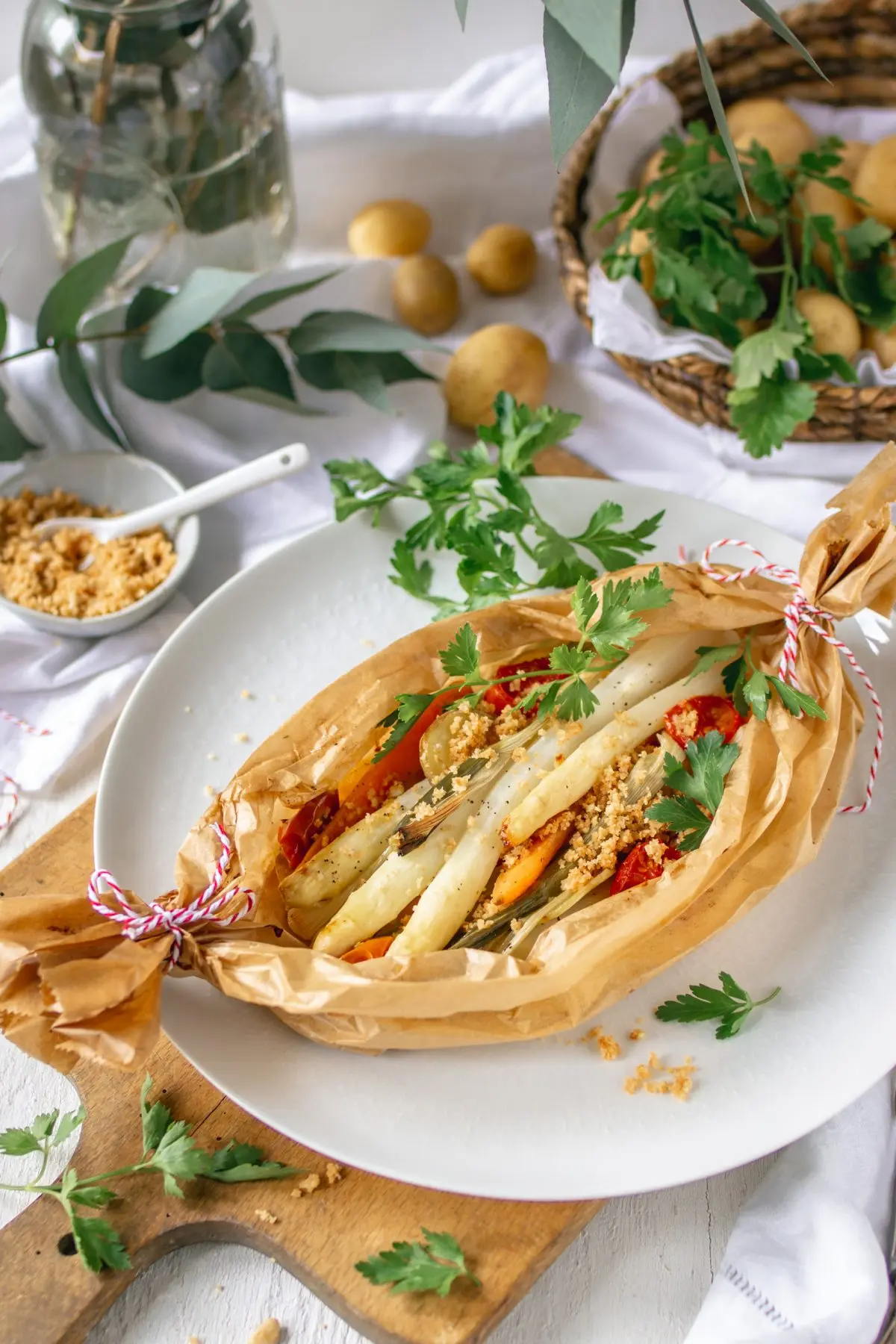 Veganes Spargelrezept - Spargel im Päckchen aus dem Ofen