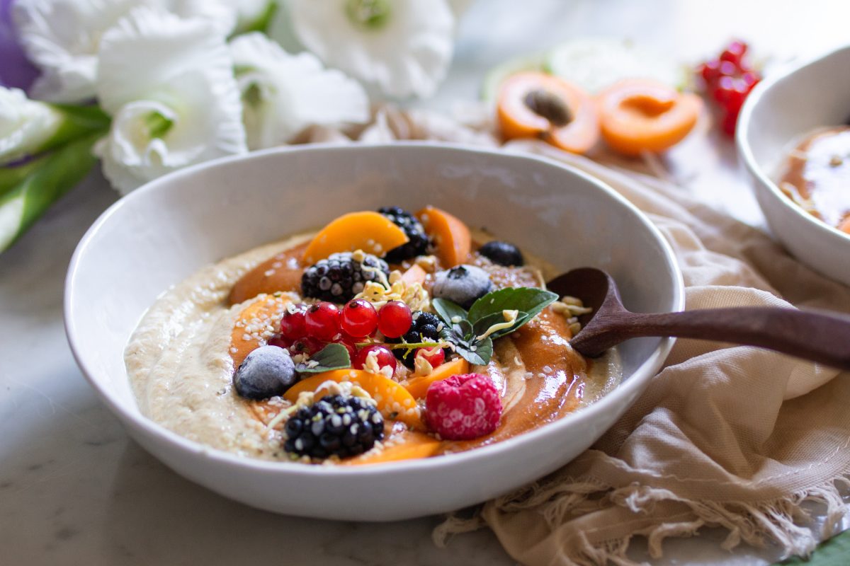 Gekeimtes Aprikosen-Buchweizen-Porridge