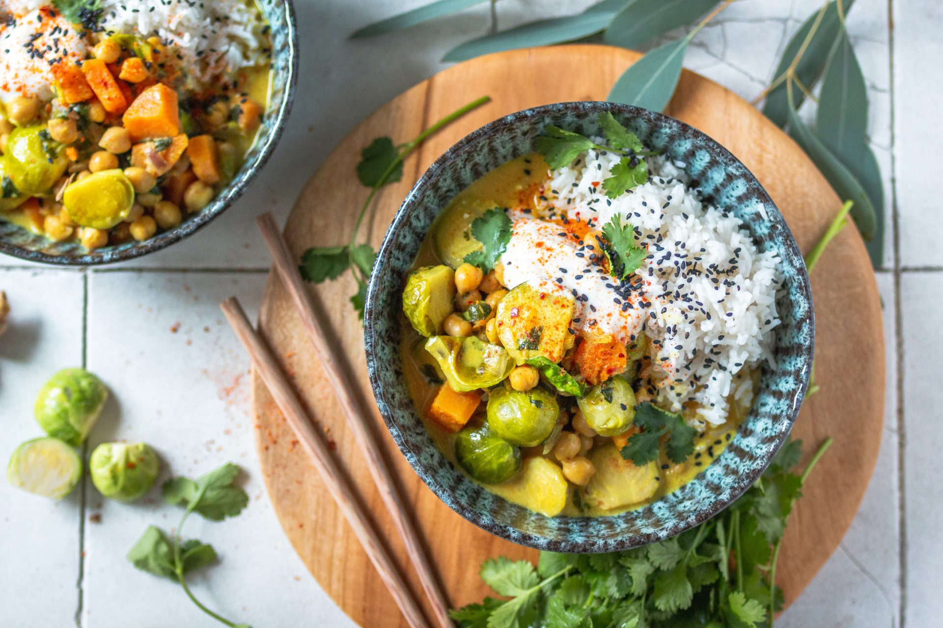 Veganes Rosenkohl-Süßkartoffel-Curry