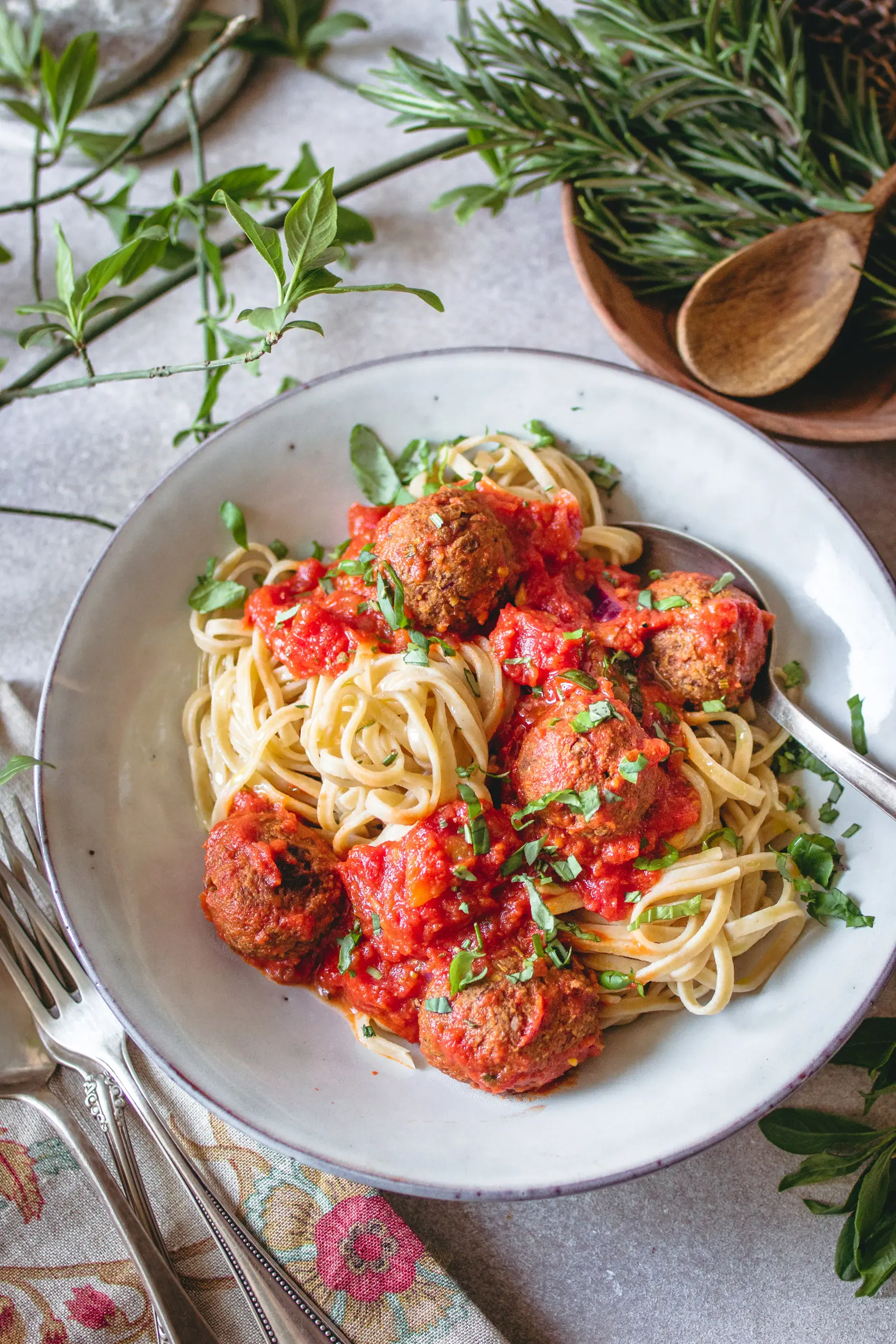 Vegane Pasta mit Linsenbällchen. Vegane Pastarezepte