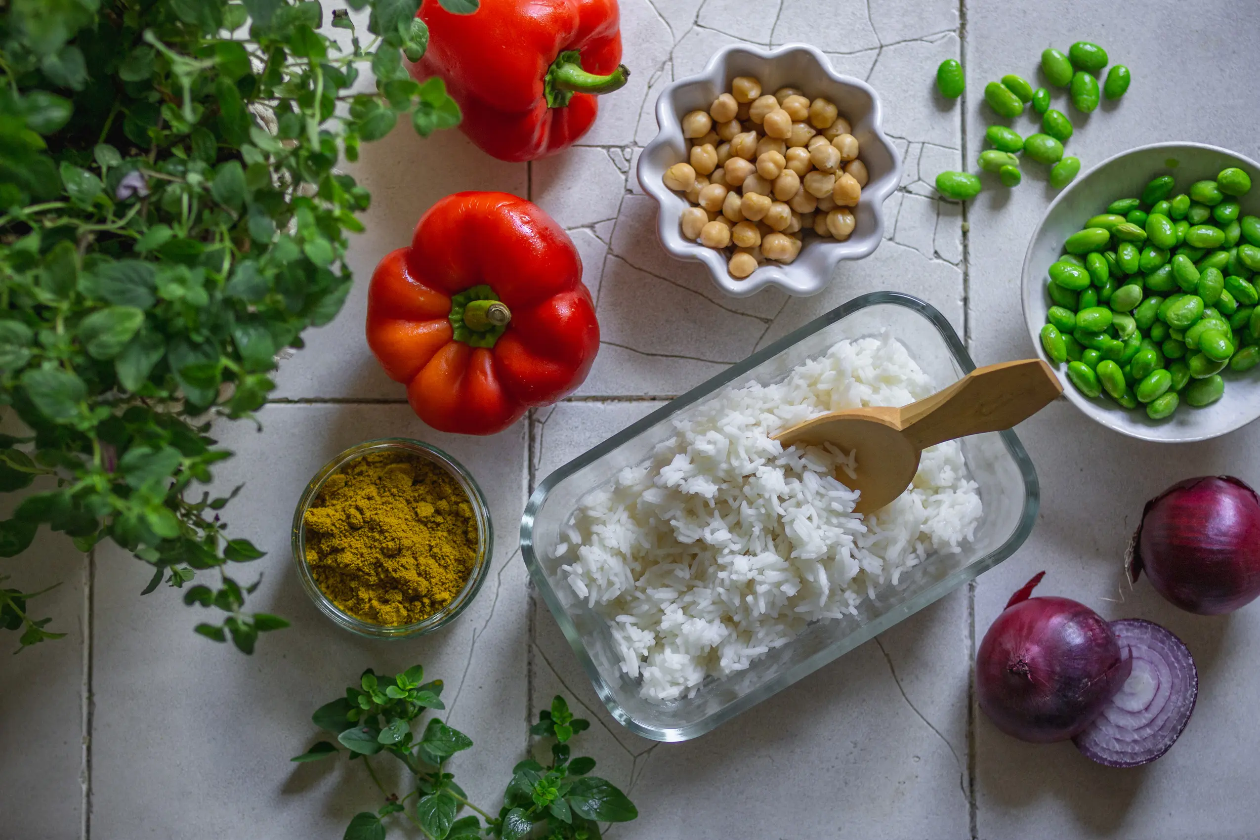 Rezept für veganen Curry-Eierreis aus nur 5 Zutaten. Schnelles veganes rezept.