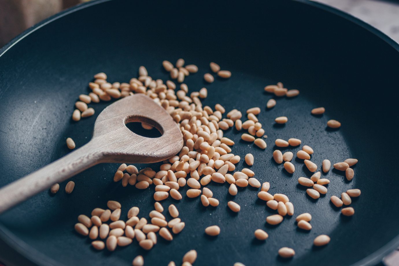 Miso-Pilzcremesuppe mit Reisbandnudeln • veggies | vegan