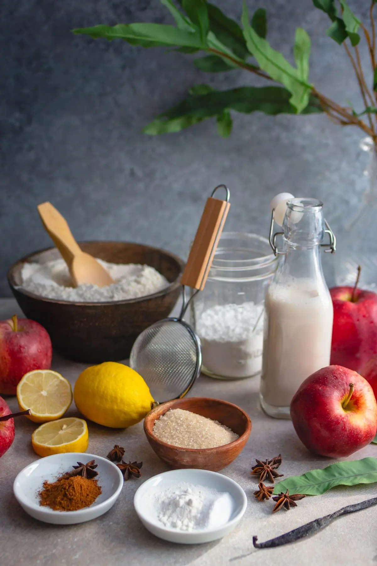 Zutaten für einen veganen Kaiserschmarrn mit Lebkuchengewürz