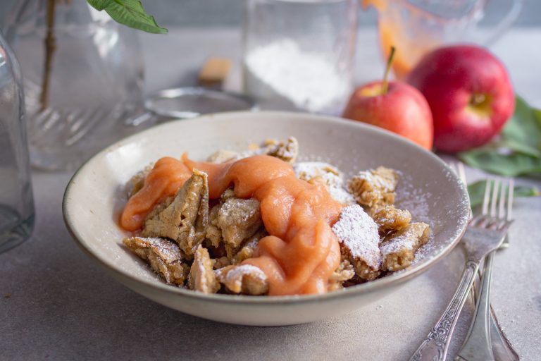 Veganer Kaiserschmarrn mit Lebkuchengewürz