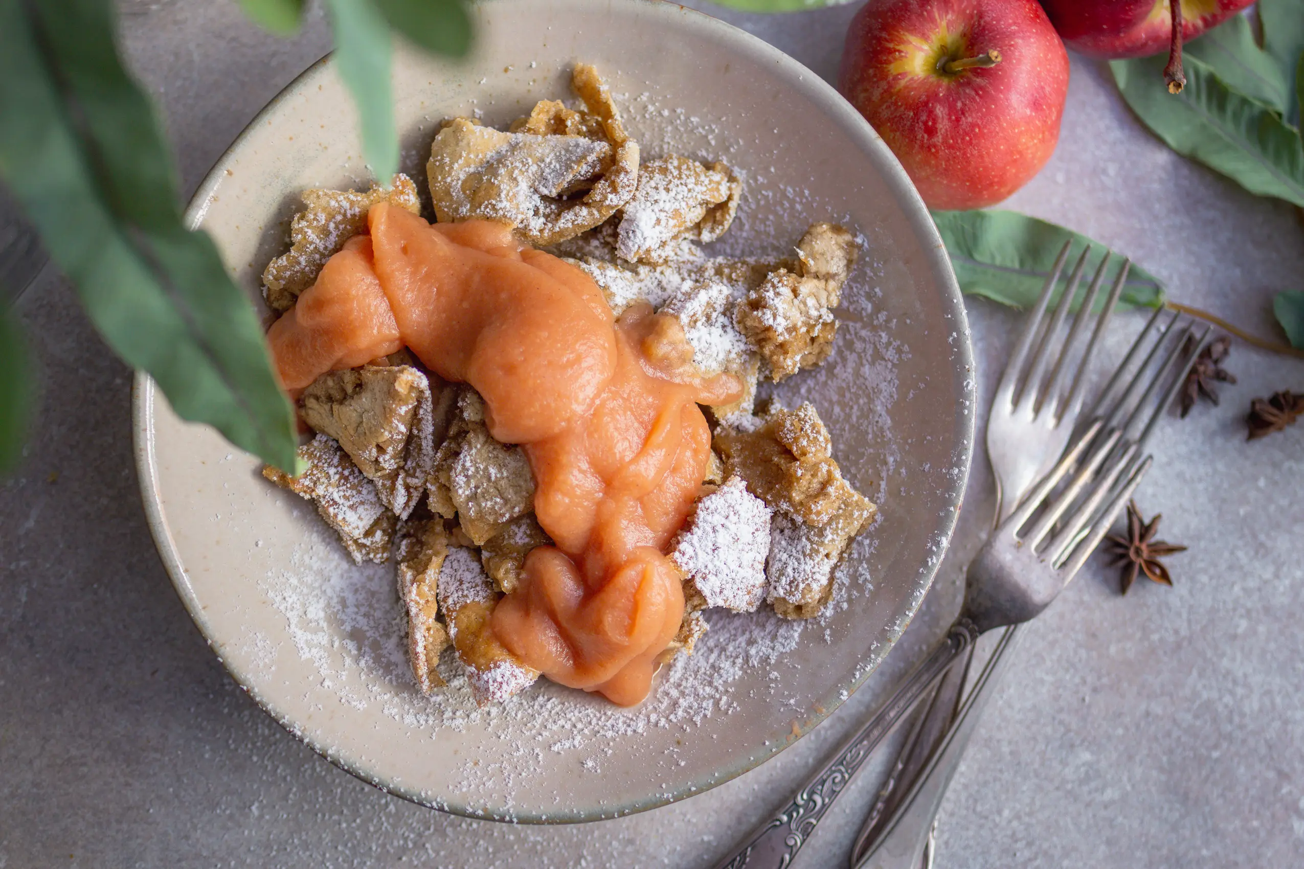 Veganer Kaiserschmarrn mit Lebkuchengewürz