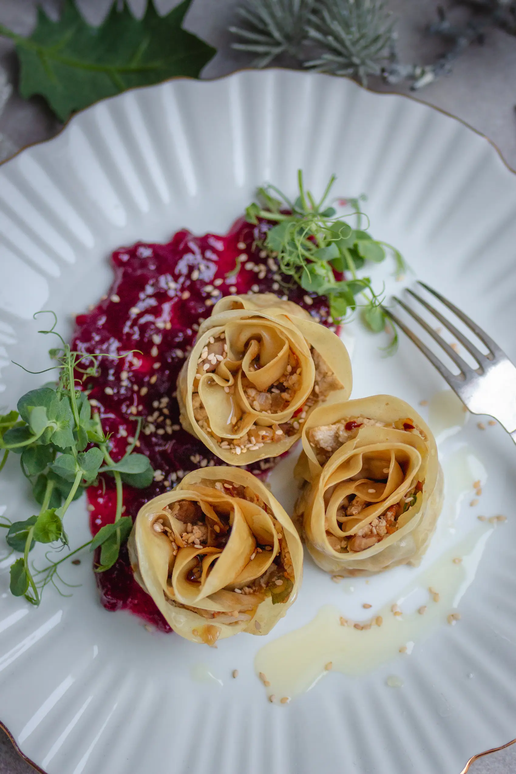 Vegane Rosen-Dumplingsmit Maronen-Tofu-Füllung