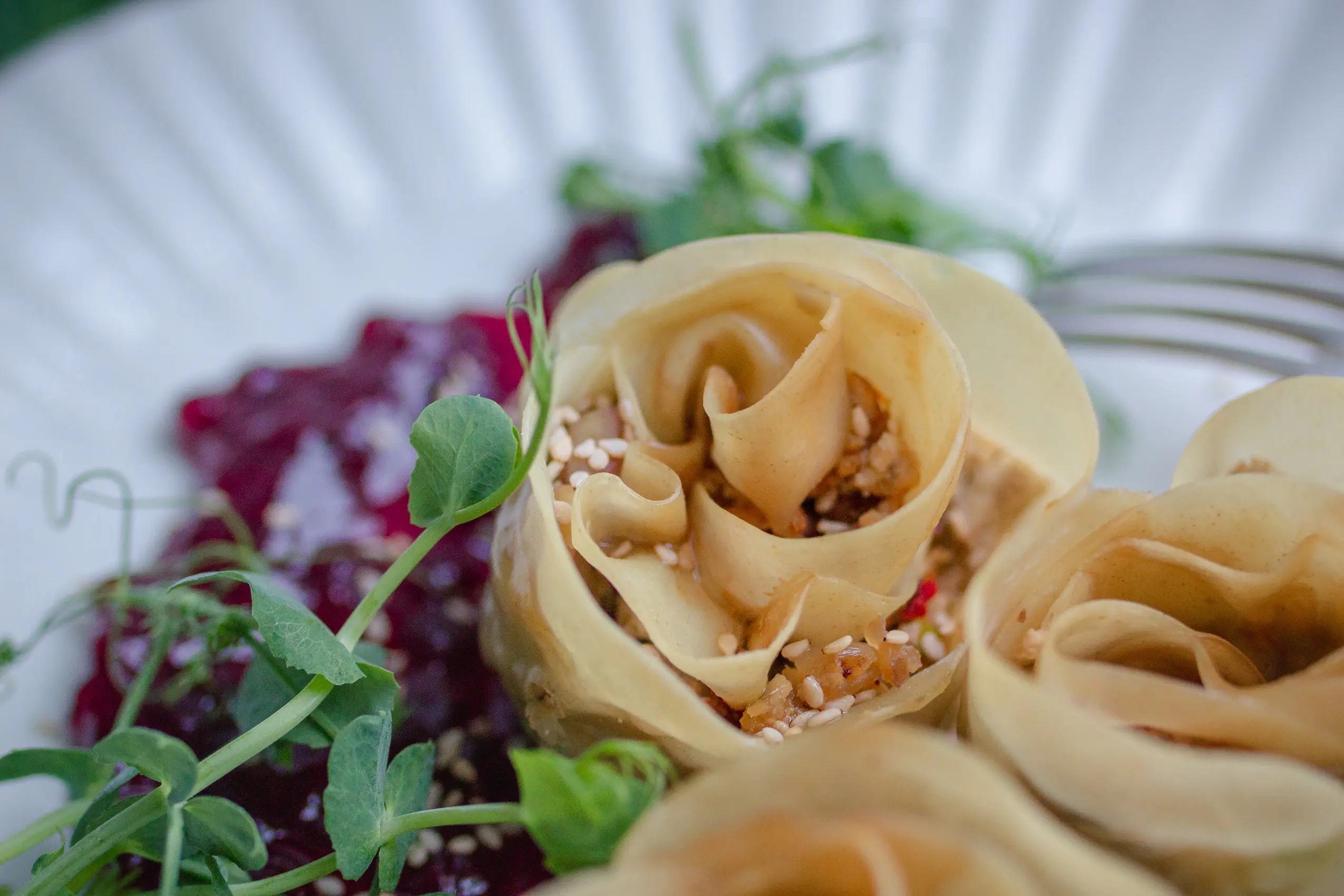 Vegane Rosen-Dumplingsmit Maronen-Tofu-Füllung