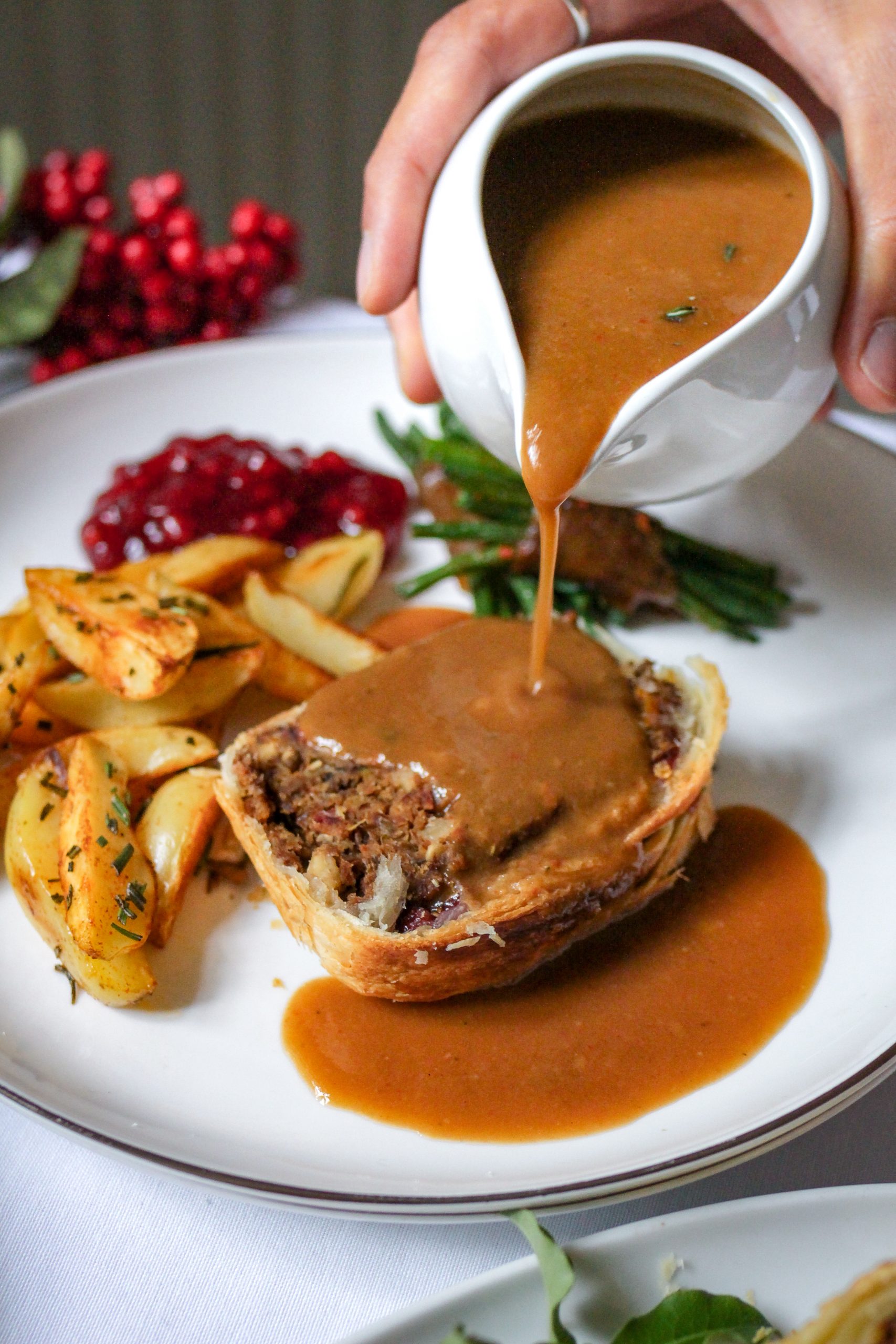 Veganer Linsenbraten im Blätterteigmantel • veggies | vegan