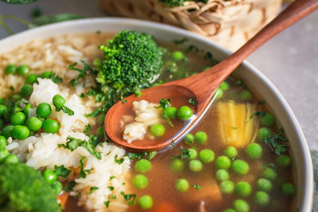 Vegane Kraftbrühe bei Erkältungen - vegane Grmüsebrühe selber machen