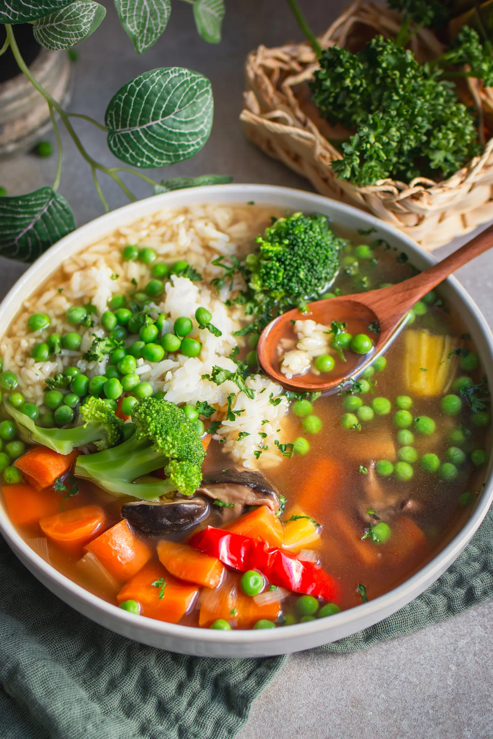 Vegane Gemüsebrühe selber kochen. So machst du vegane Kraftbrühe
