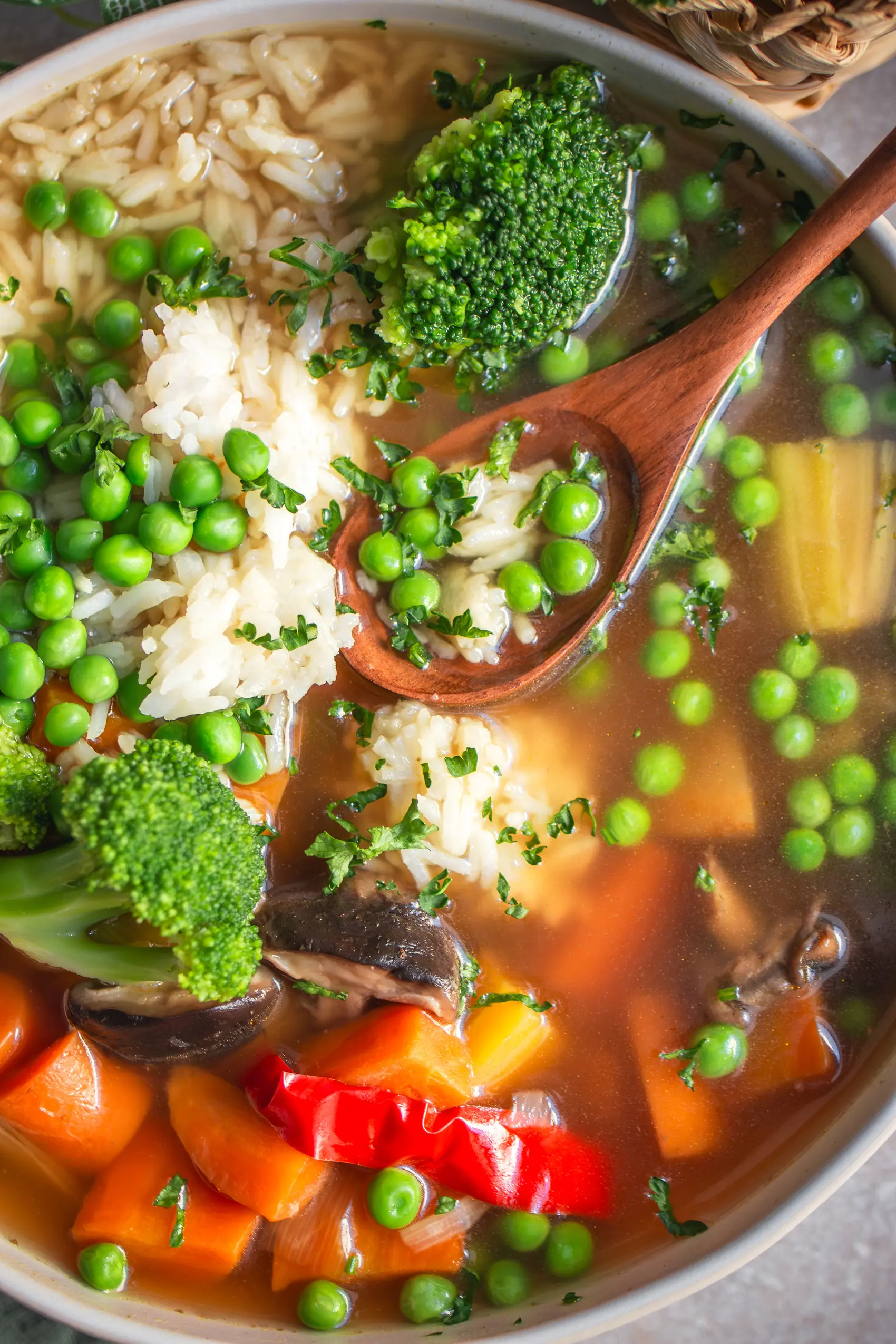 Vegane Gemüsebrühe selber kochen. So machst du vegane Kraftbrühe
