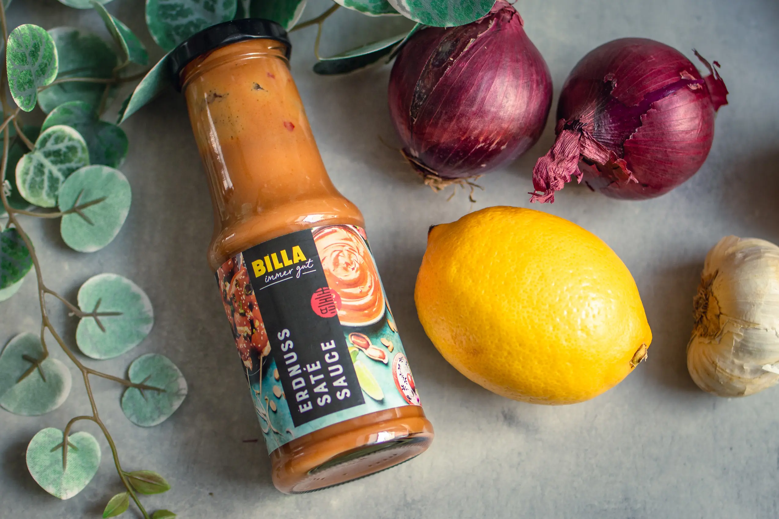 Fertige vegane Erdnuss-Saté-Soße von BILLA