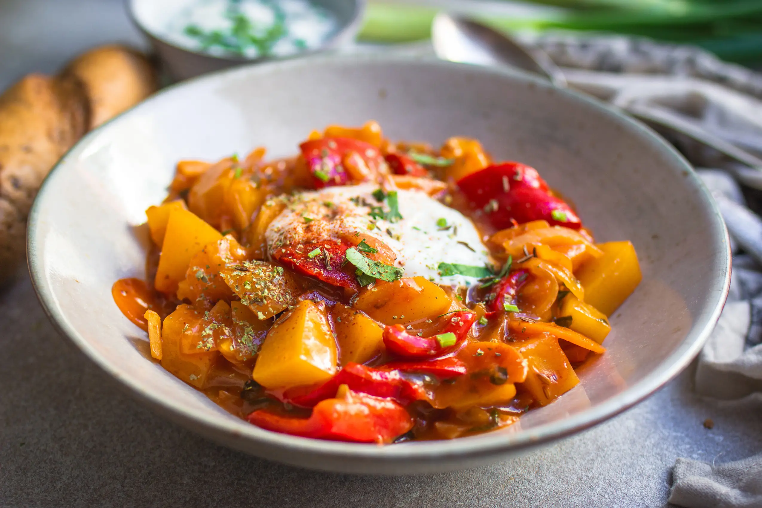 Veganes Kartoffelgulasch Wiener Art