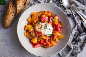 Veganes Kartoffelgulasch Wiener Art