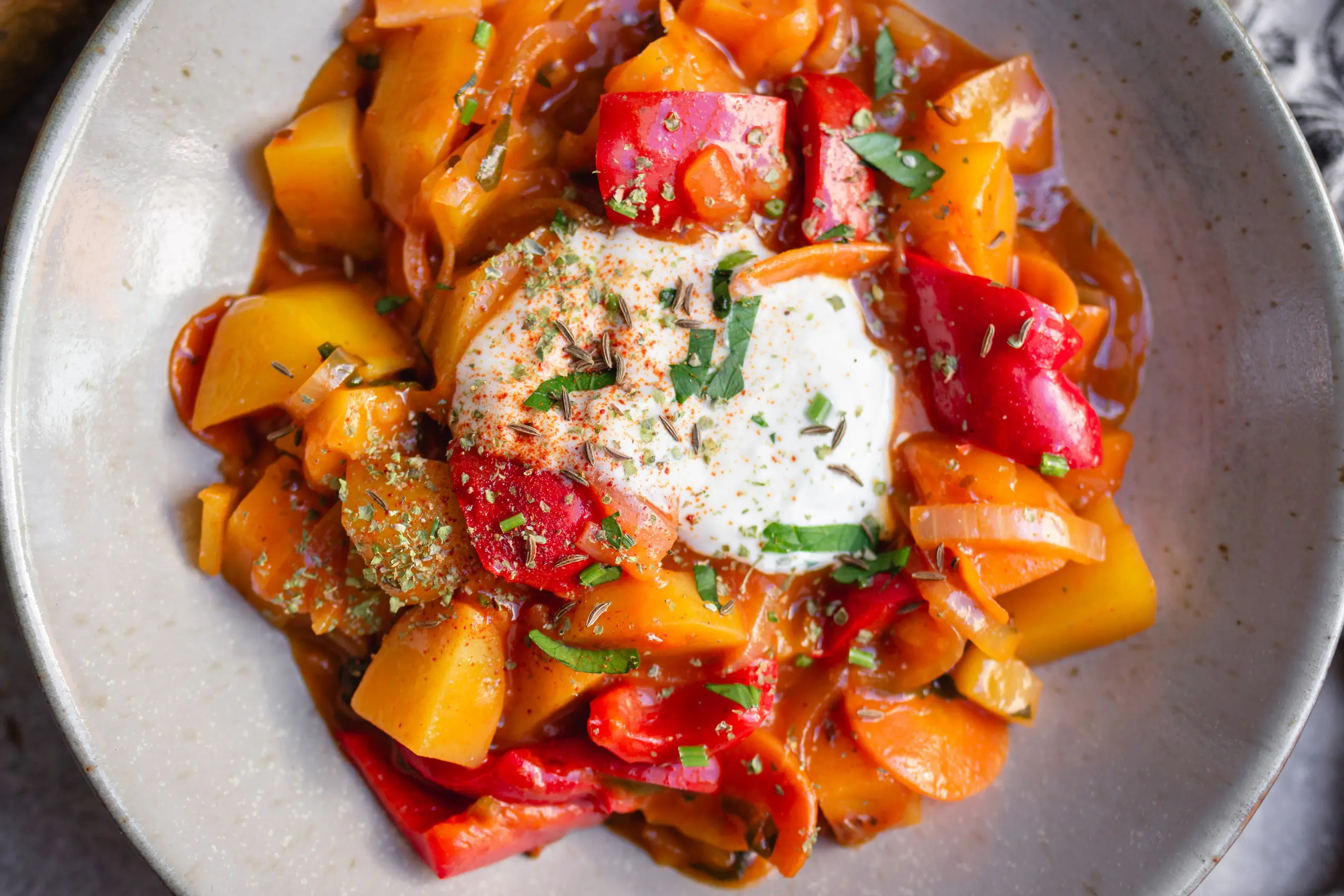 Veganes Kartoffelgulasch Wiener Art