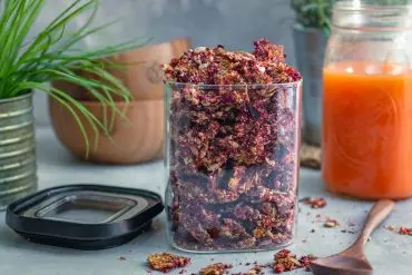 Knuspriges Granola aus Safttrestern