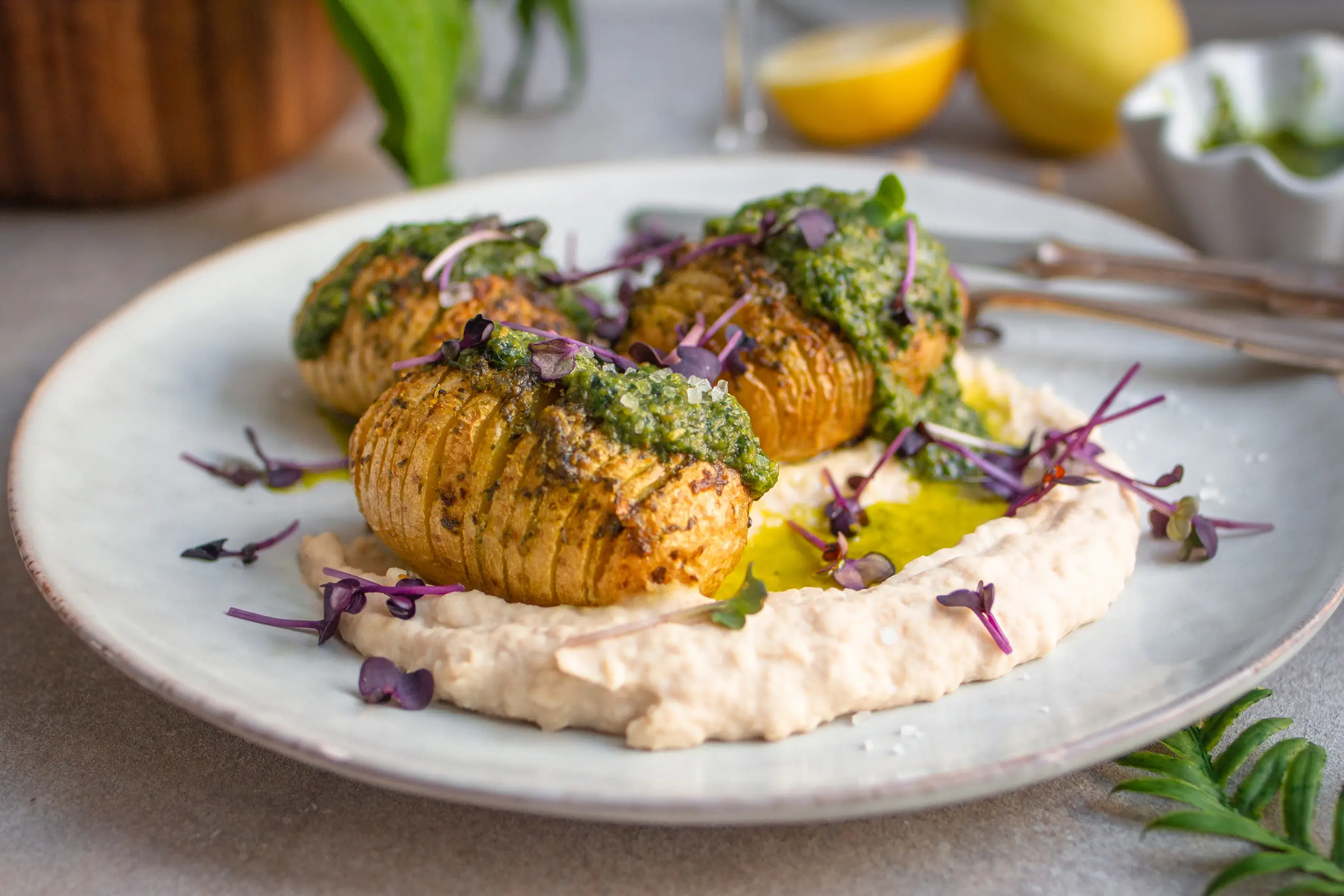Hasselback-Kartoffeln mit Bärlauch