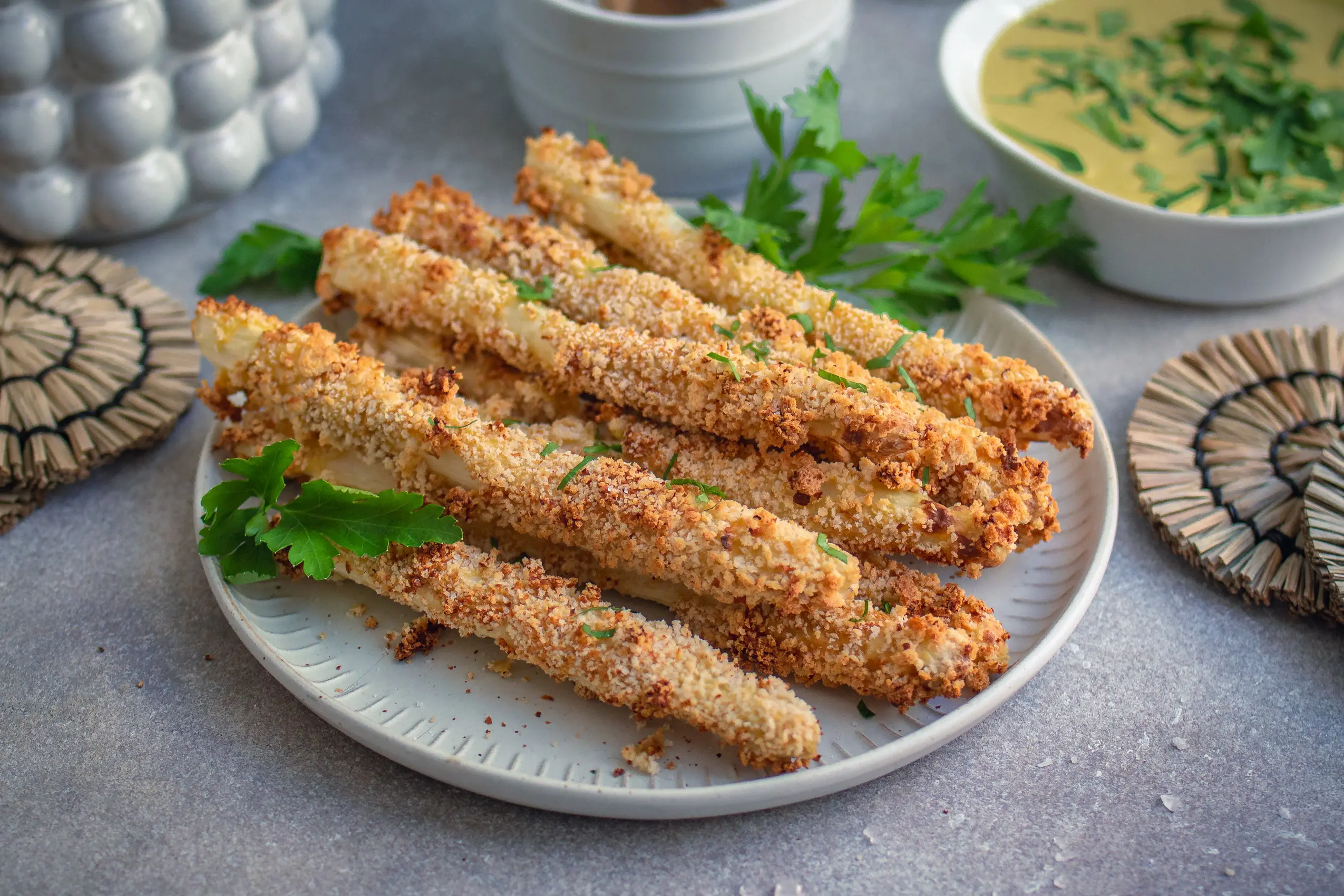 Weißer Spargel knusprig paniert