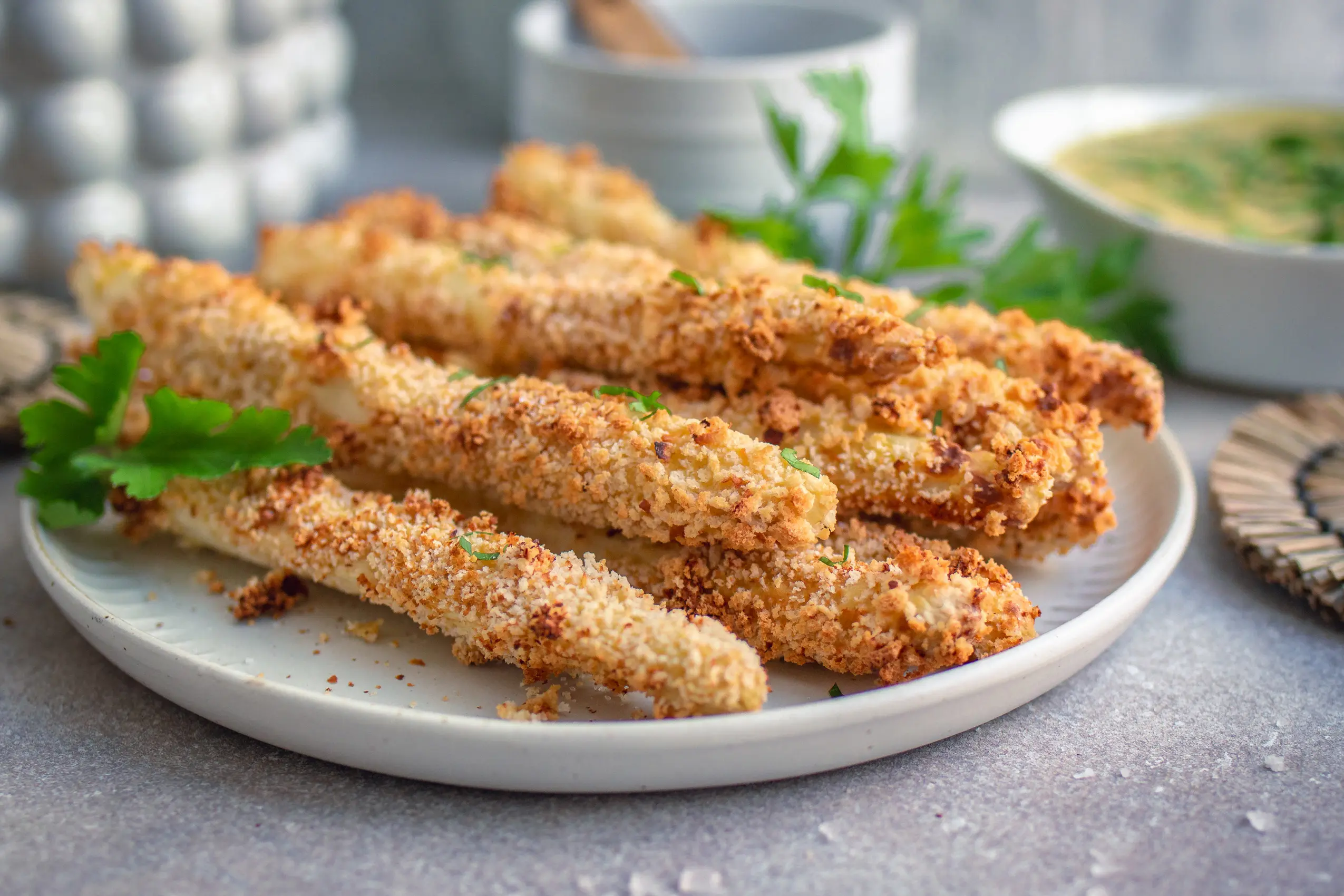 Weißer Spargel knusprig paniert