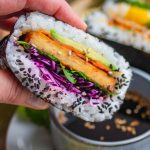 Sushi-Sandwiches mit Tempeh - Onigirazu