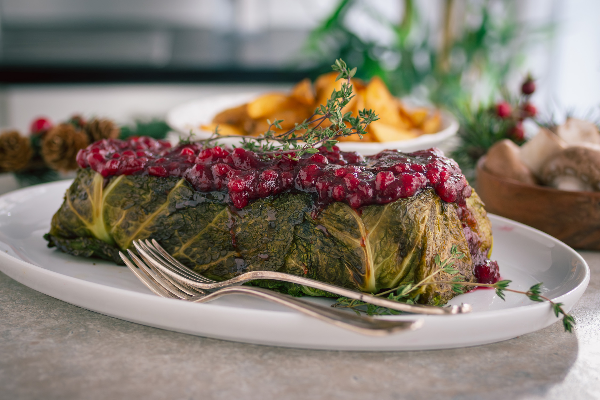 Veganer Tempeh-Braten im Wirsingmantel - veganer Weihnachtsbraten