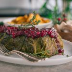 Veganer Tempeh-Braten im Wirsingmantel - veganer Weihnachtsbraten