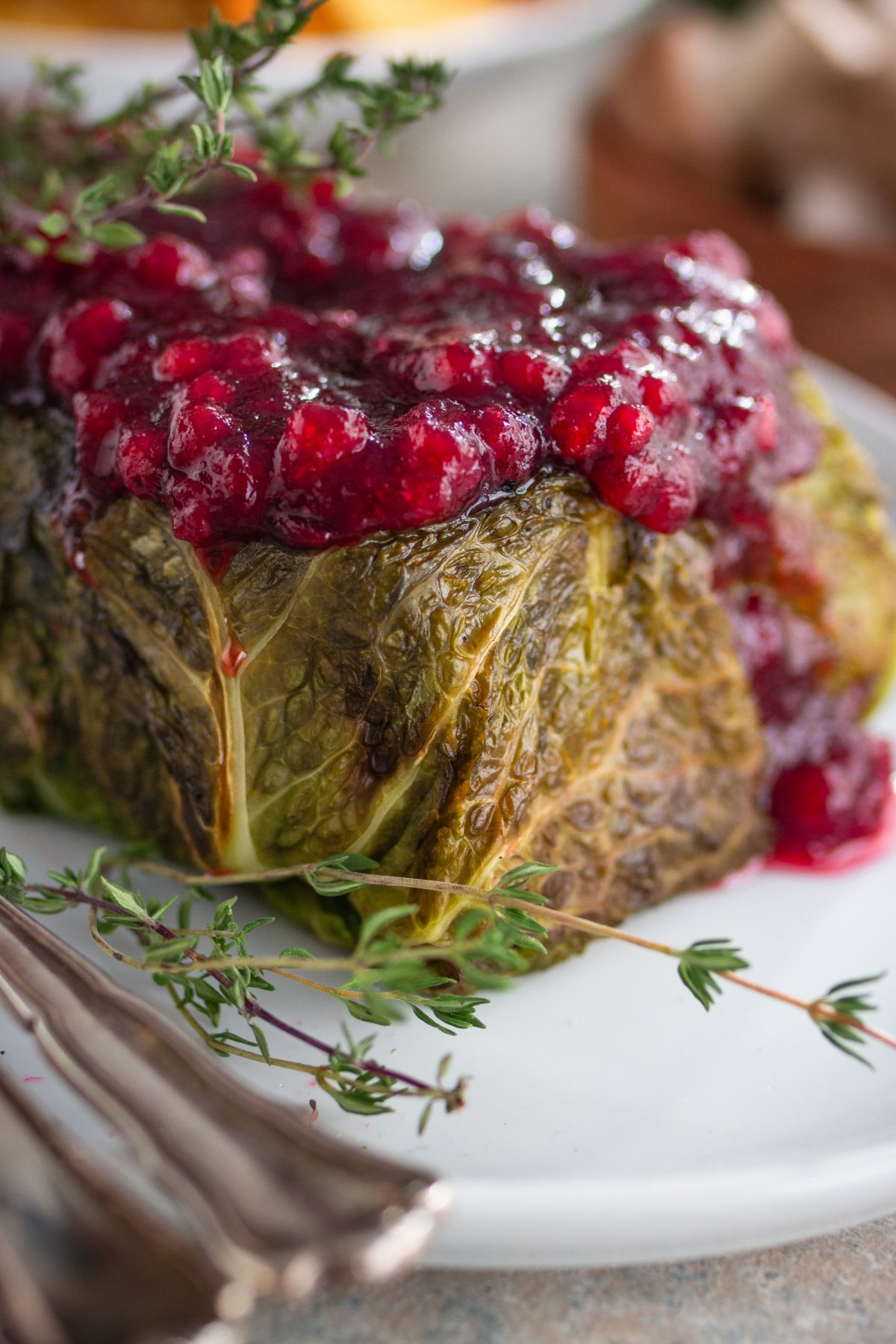 Veganer Tempeh-Braten im Wirsingmantel - veganer Weihnachtsbraten