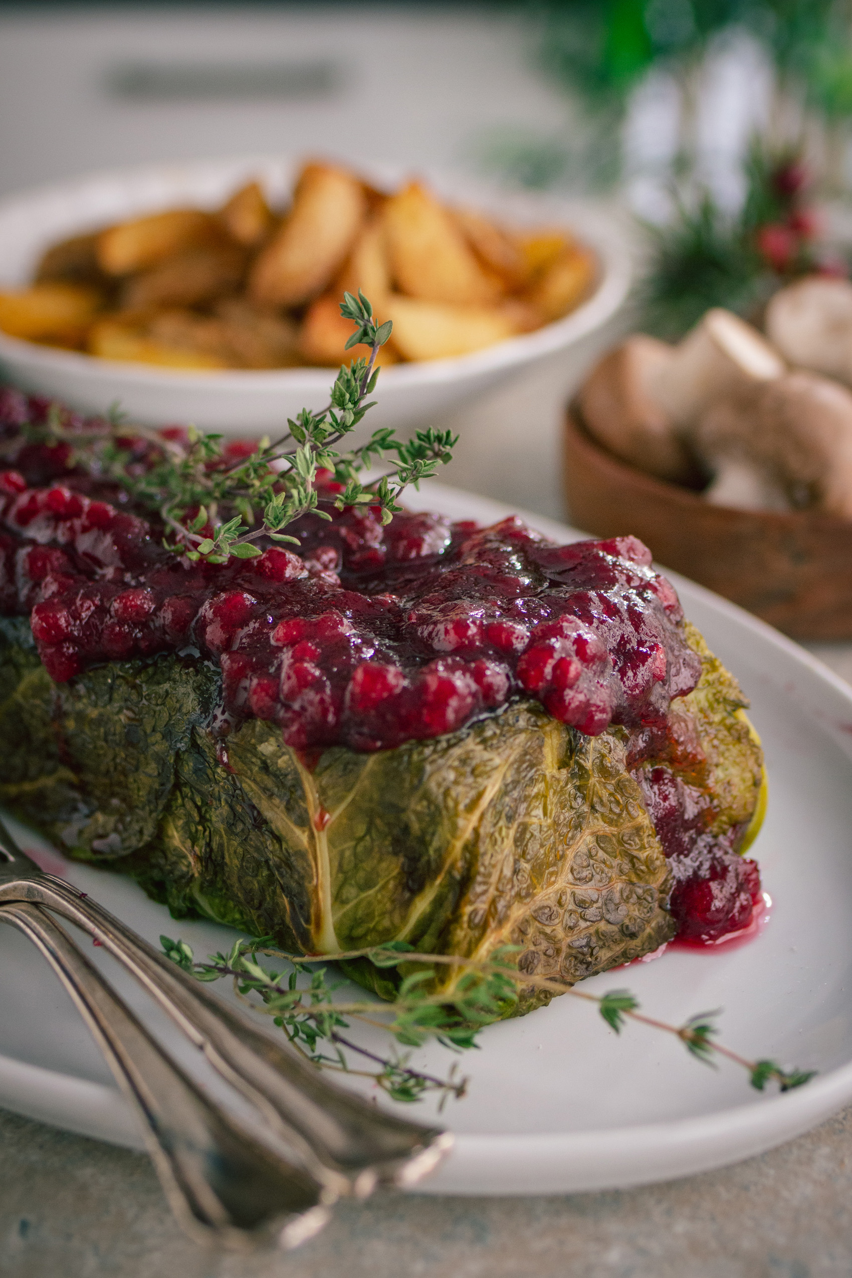 Veganer Tempeh-Braten im Wirsingmantel - veganer Weihnachtsbraten