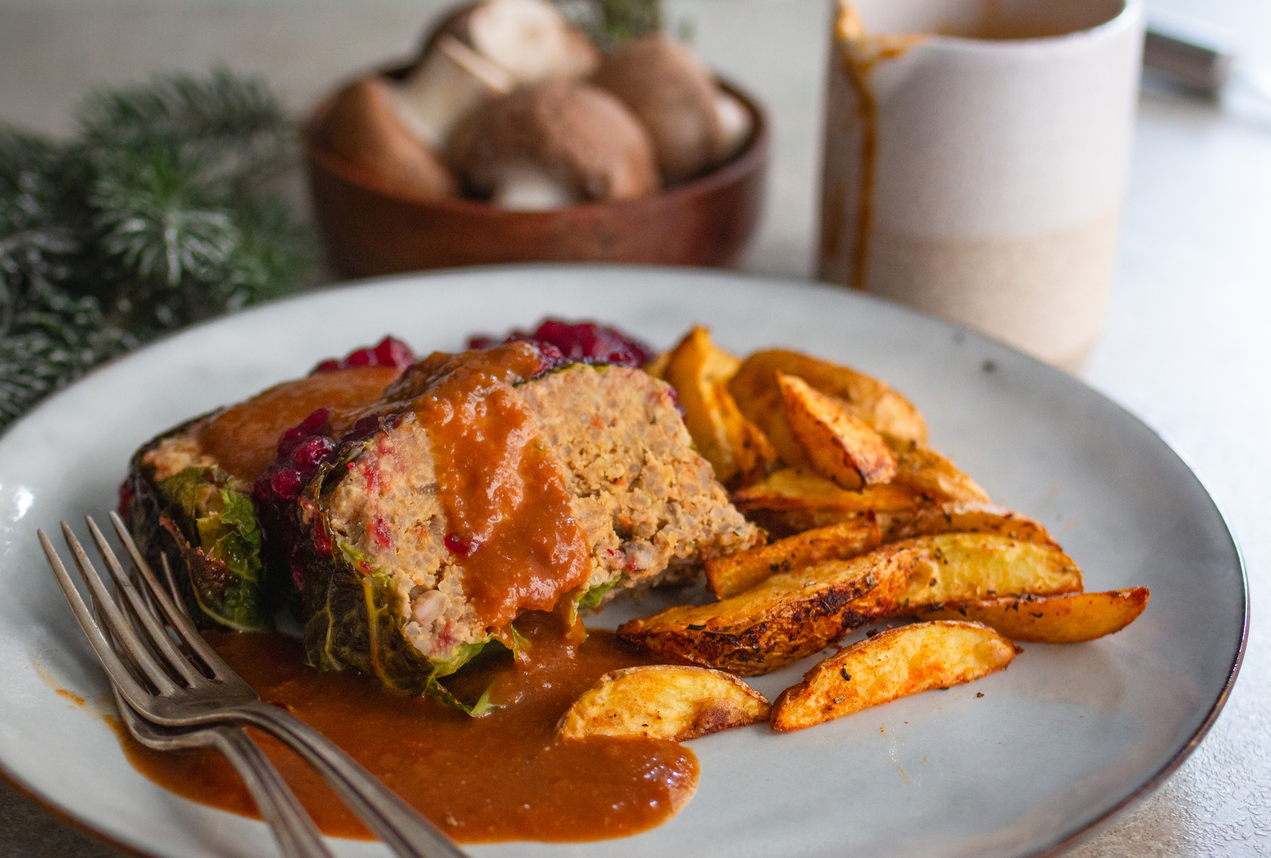 Veganer Tempeh-Braten im Wirsingmantel - veganer Weihnachtsbraten