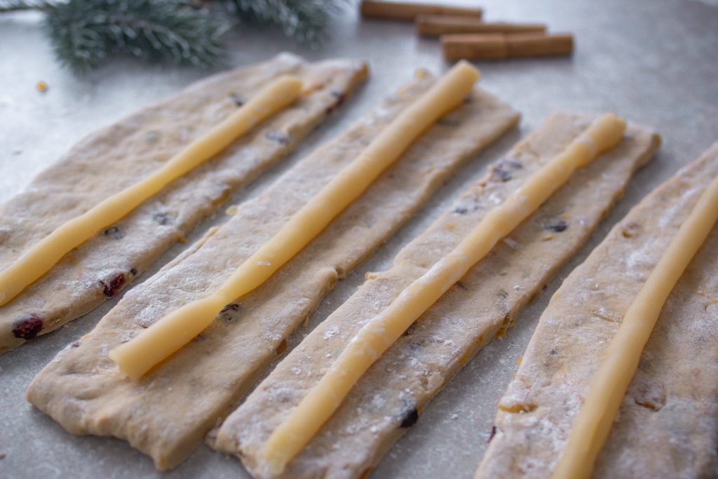 Zubereitung von veganem Stollenkonfekt bzw. Mini-Stollen mit Marzipan