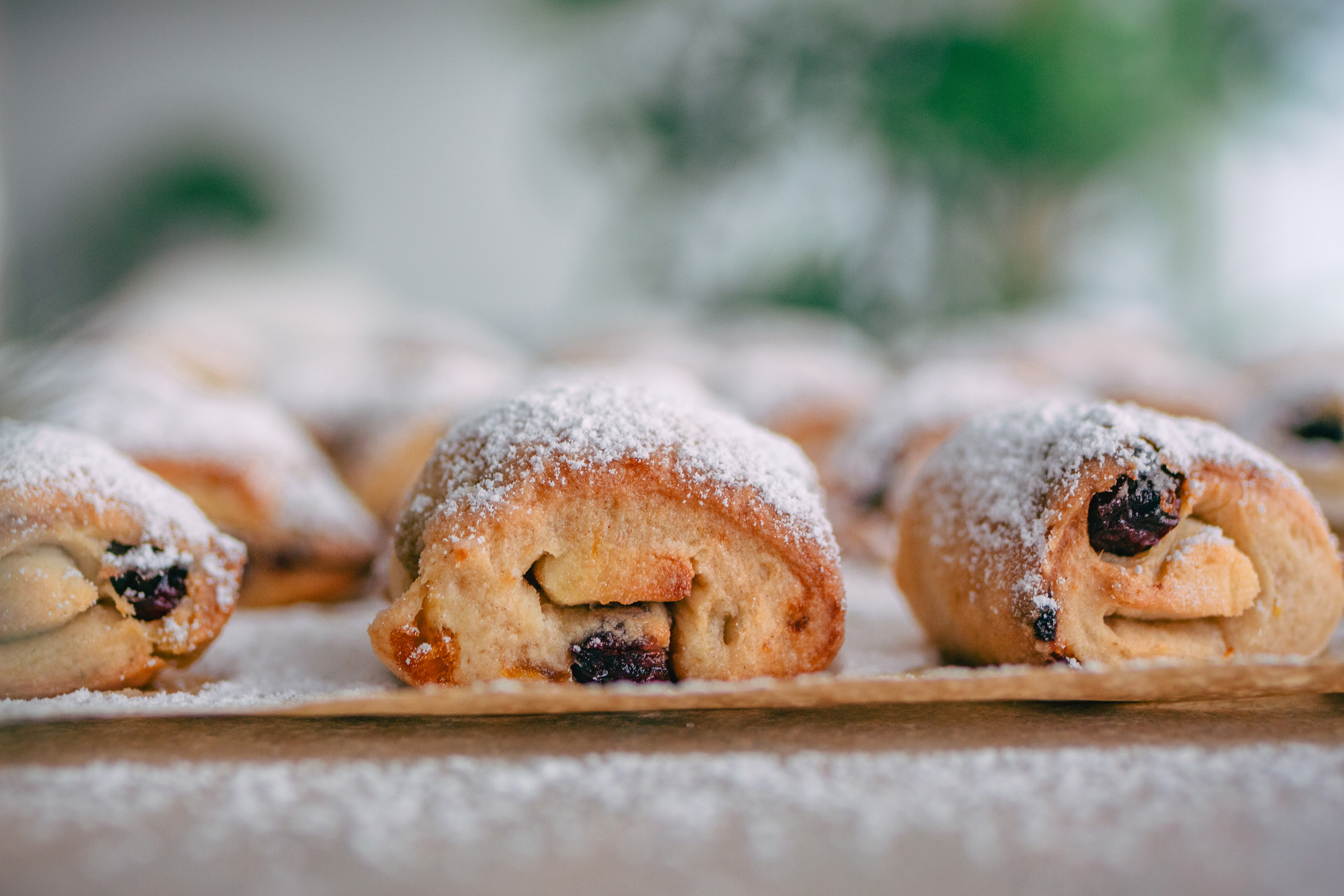 Vegane Mini-Quarkstollen mit Marzipan - Stollenkonfekt selber machen