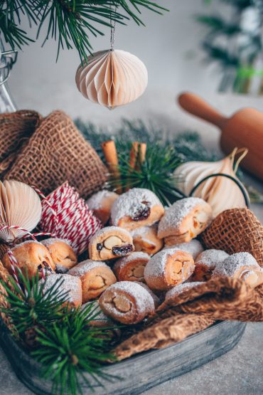 Vegane Mini-Quarkstollen mit Marzipan - Stollenkonfekt selber machen