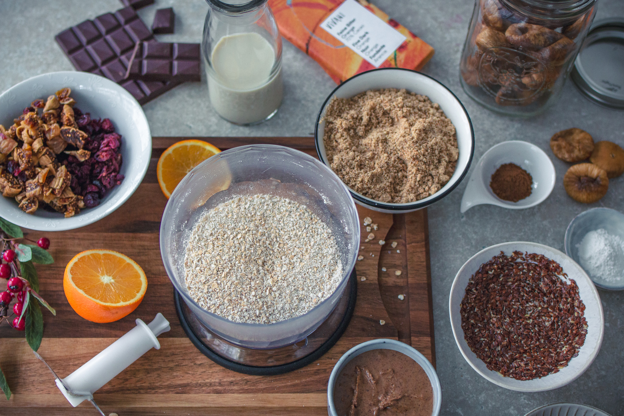 Zutaten für vegane Orangen-Schoko-Lebkuchen