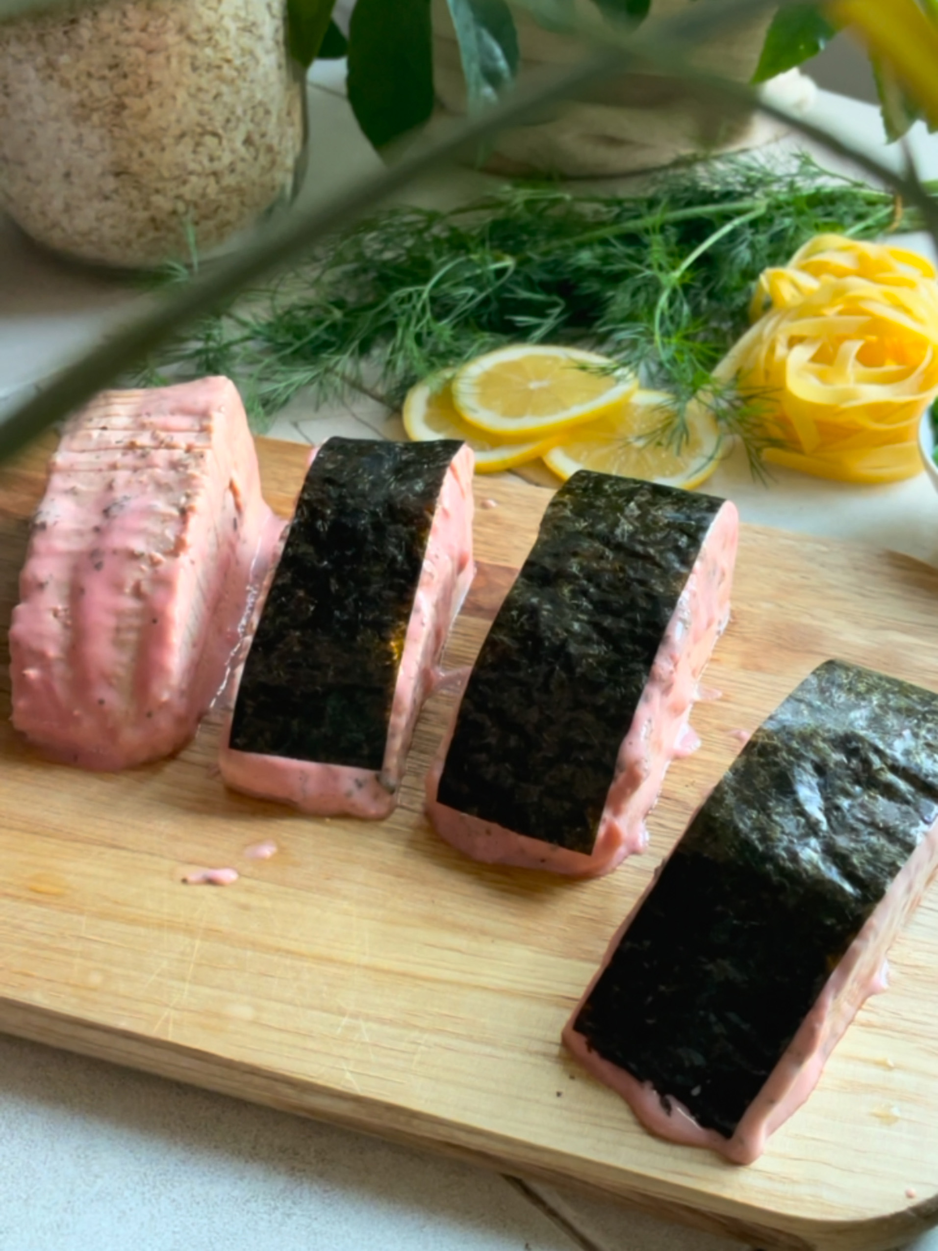 Nori-Algenblatt für veganes Lachsfilet