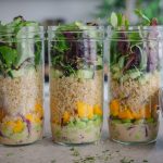 Quinoa-Schichtsalat - genialer Mealprep-Salat im Glas