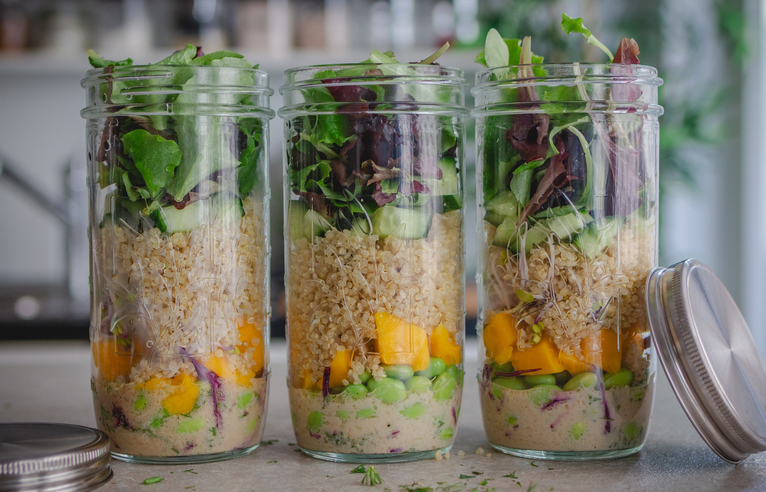 Quinoa-Schichtsalat - genialer Mealprep-Salat im Glas