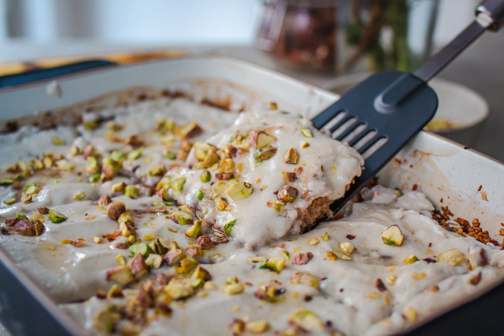 Veganes Karottenkuchen-Ofen-Porridge - Rüblikuchen mal anders: vegan & glutenfrei