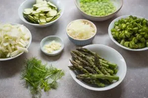 Zubereitung der veganen Spargelpasta mit Fenchel