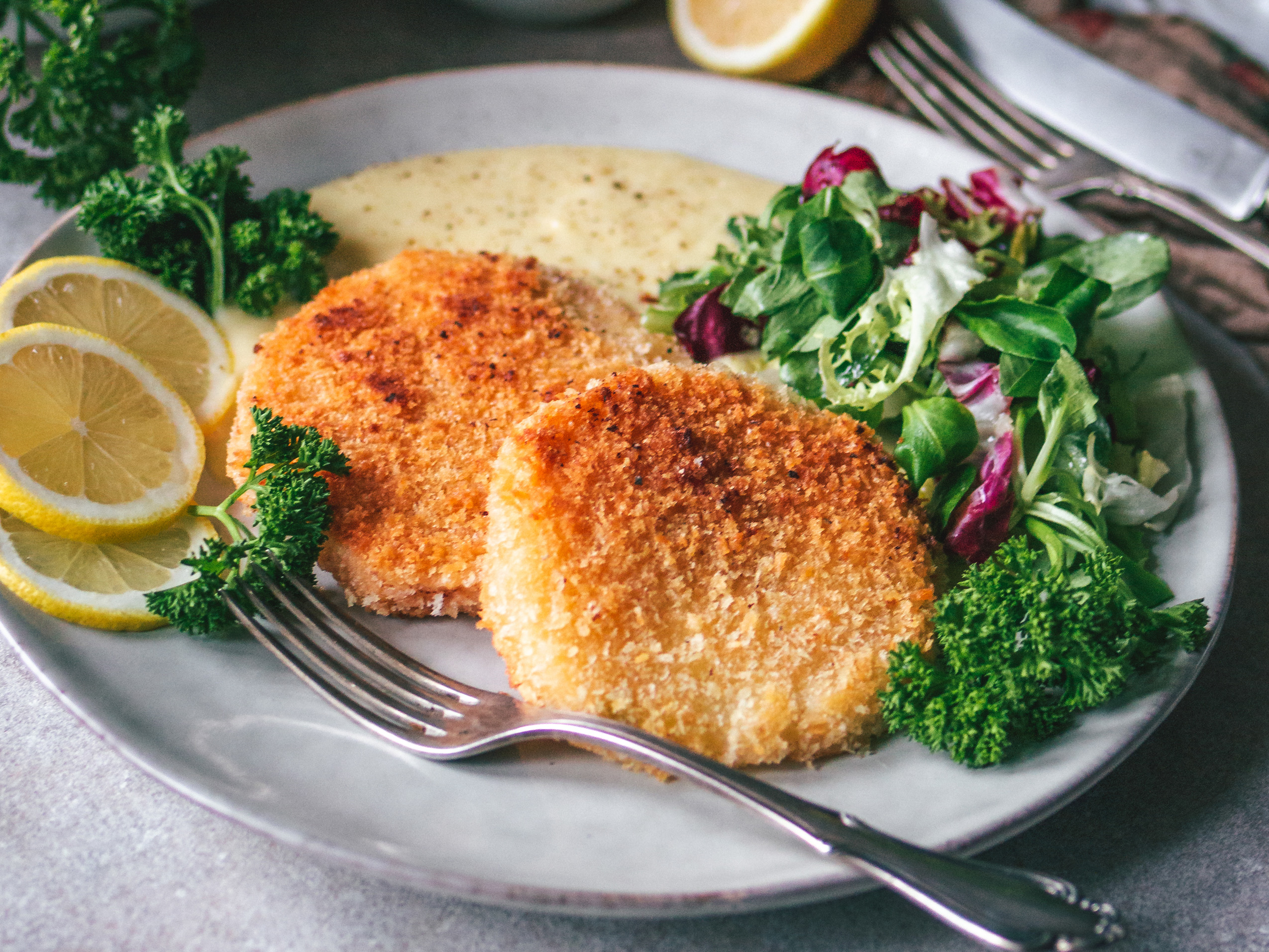 Veganes Sellerieschnitzel mit Kartoffelpüree