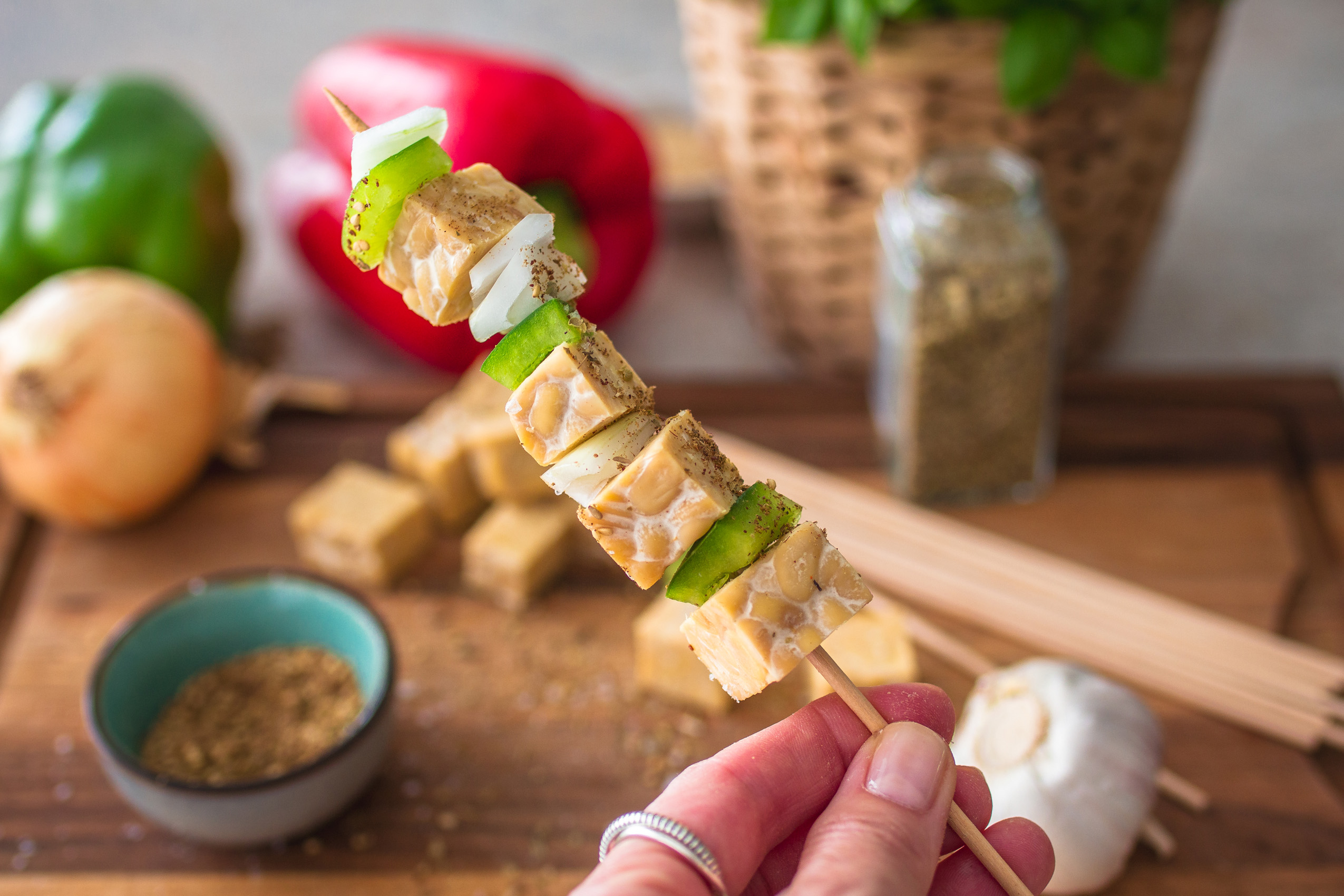 Vegane Grillspieße mit Tempeh