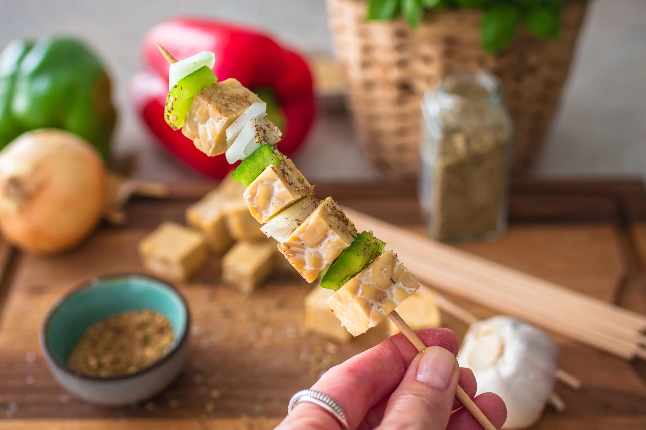 Vegane Grillspieße mit Tempeh
