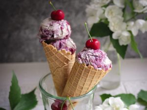 Veganes Kirscheis ohne Eismaschine machen