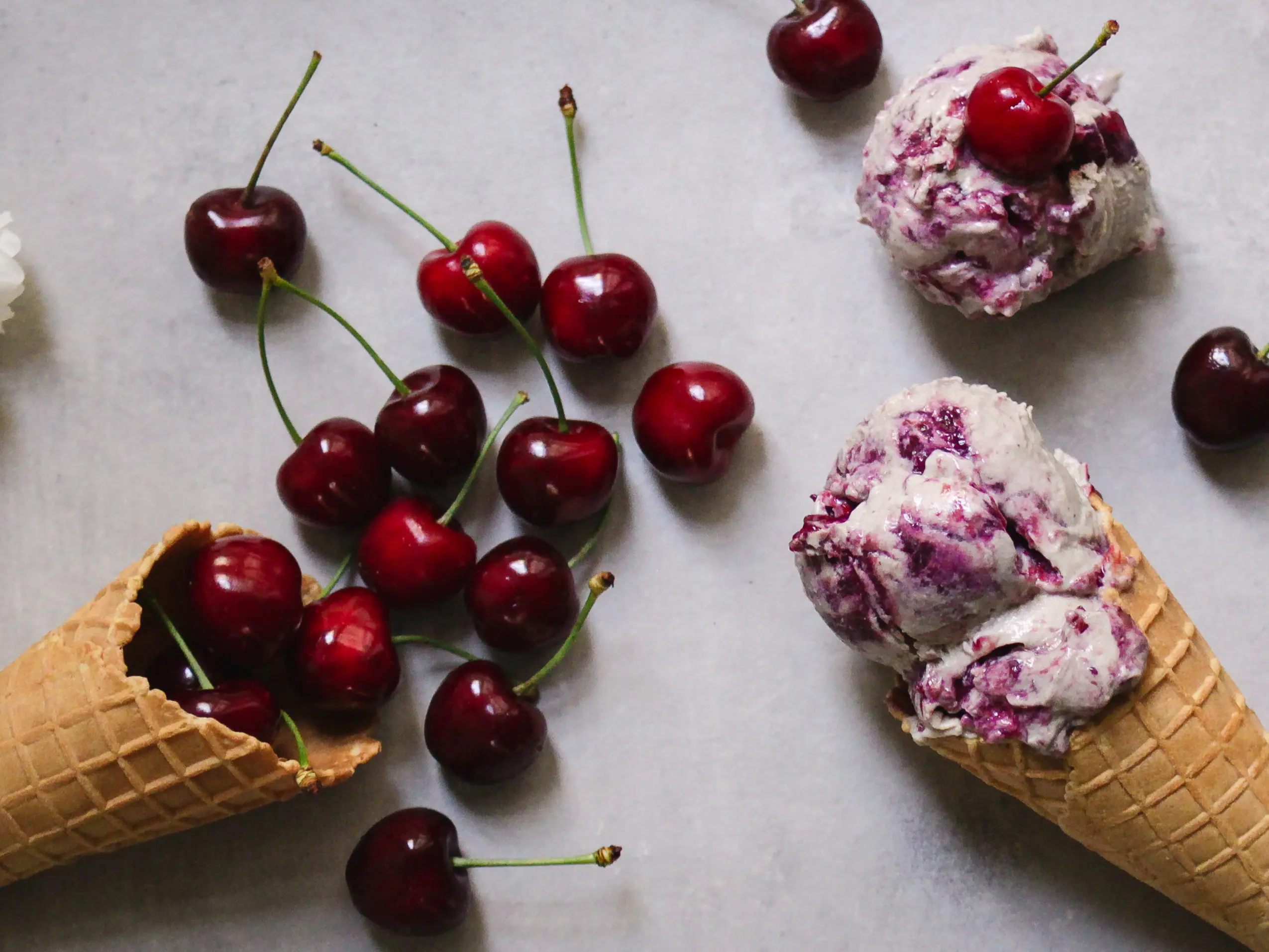 Veganes Kirscheis ohne Eismaschine machen