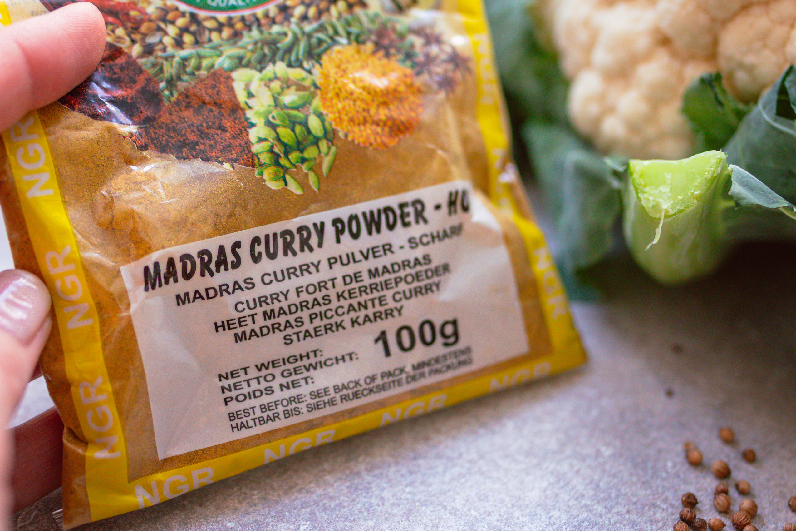 Madras-Currypulver in der Verpackung